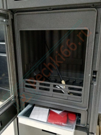 Чугунная печь-камин Laguna, красная (Plamen)